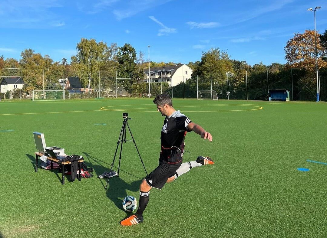 using pedar insole for football. Photo credit by Dr. Lennart Schleese