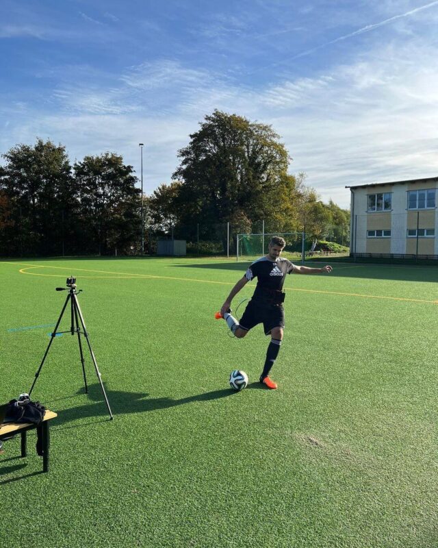 using pedar insole for football. Photo credit by Dr. Lennart Schleese